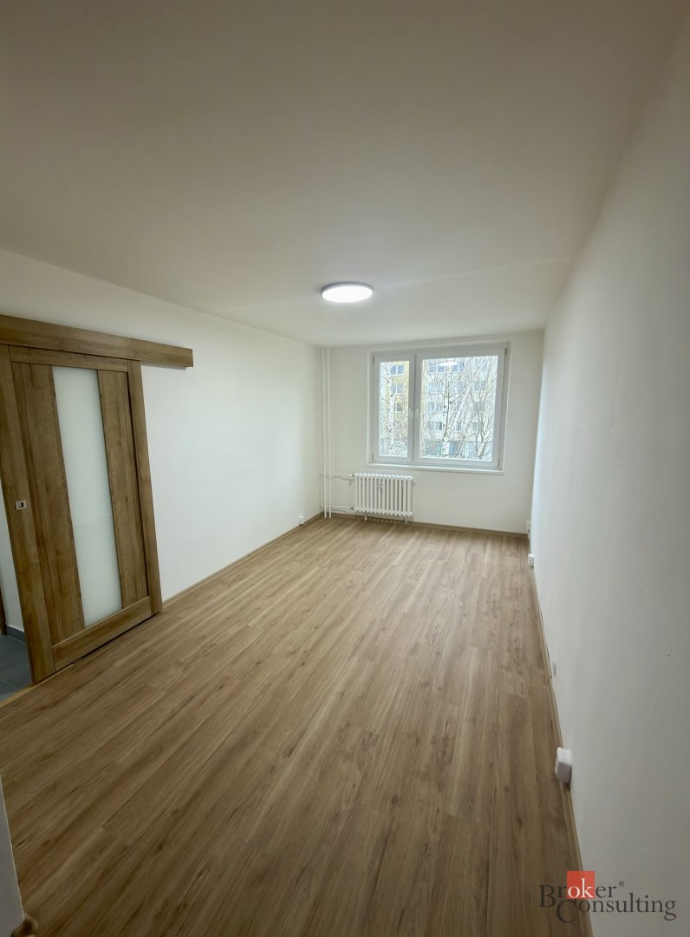 Pronájem bytu 2+kk po kompletní rekonstrukci ve Školní ulici v Lounech- 3. NP