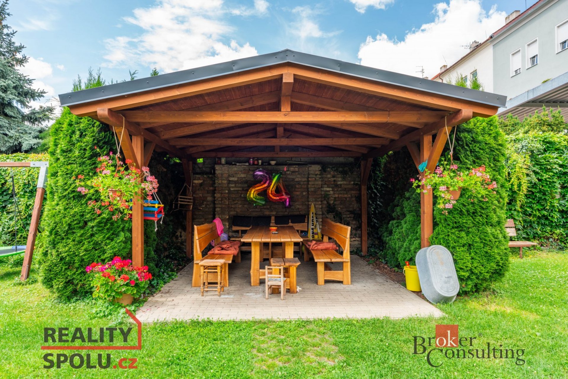 Pronájem bytu 2+kk 45m² po rekonstrukci, se sdílenou zahradou a terasou ve vnitrobloku