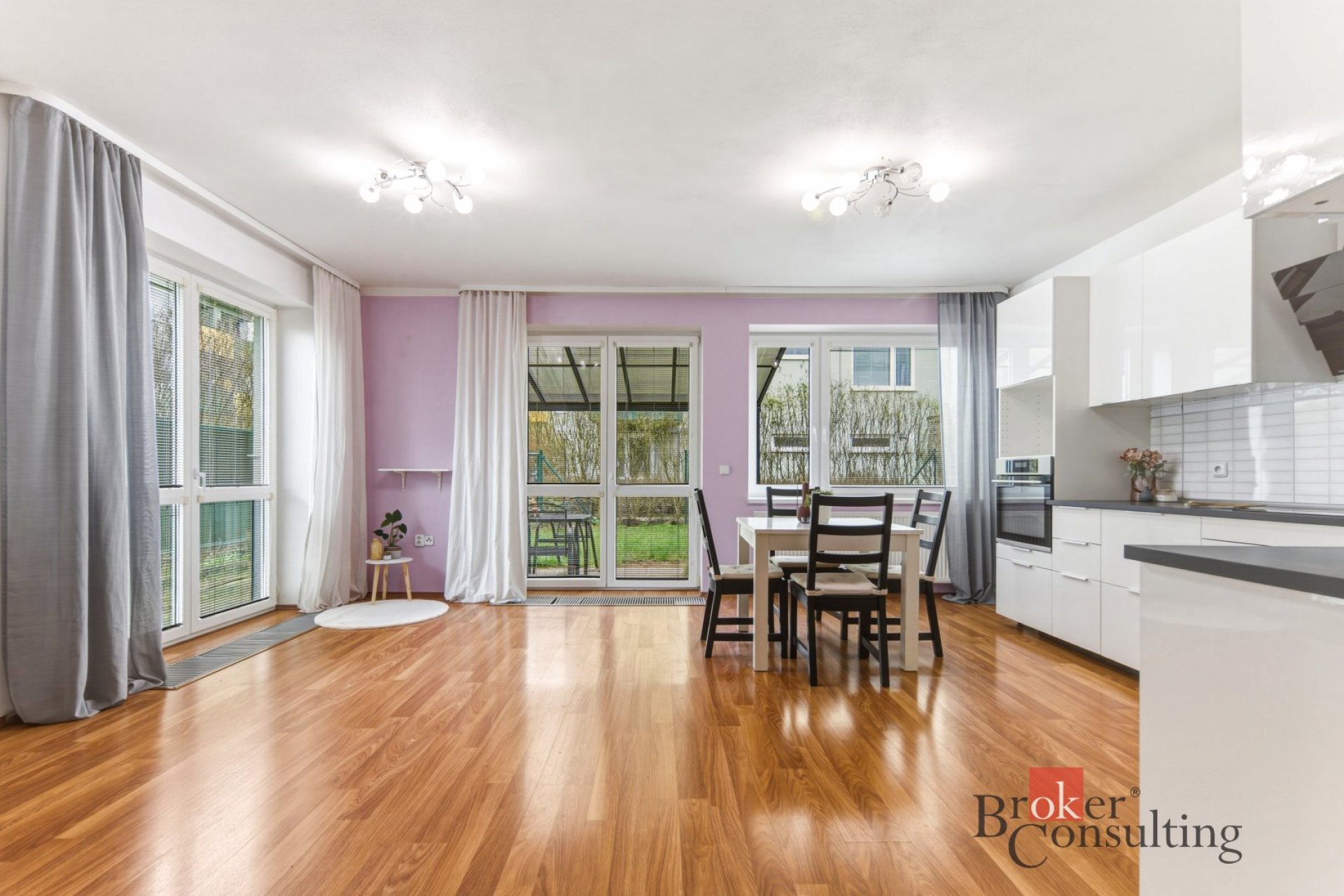 Byt, kde se žije jako v domě: 3+kk se zahradou