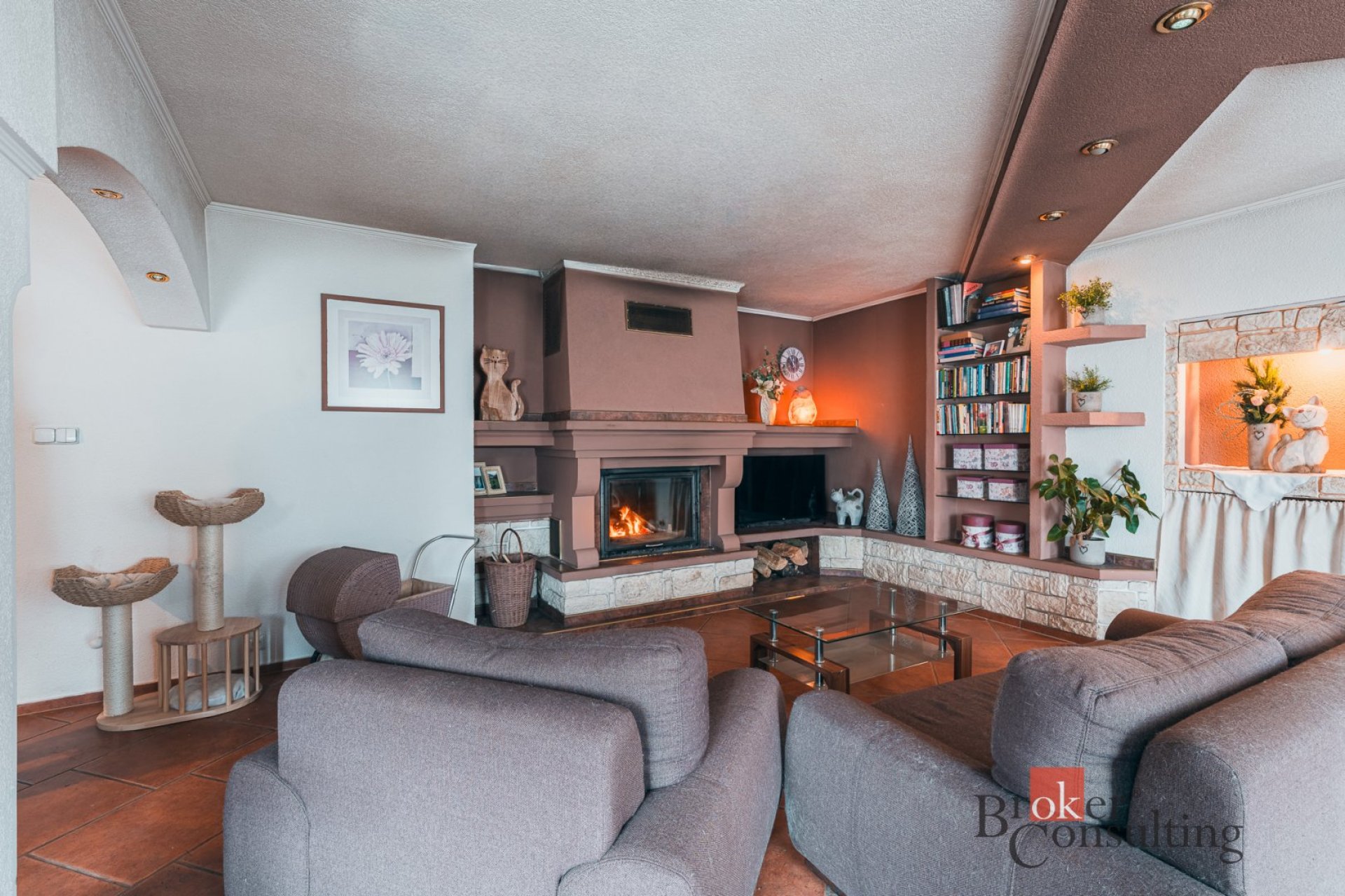 Dům v centru Tachova: nebytový prostor + byt + podkroví k vestavbě