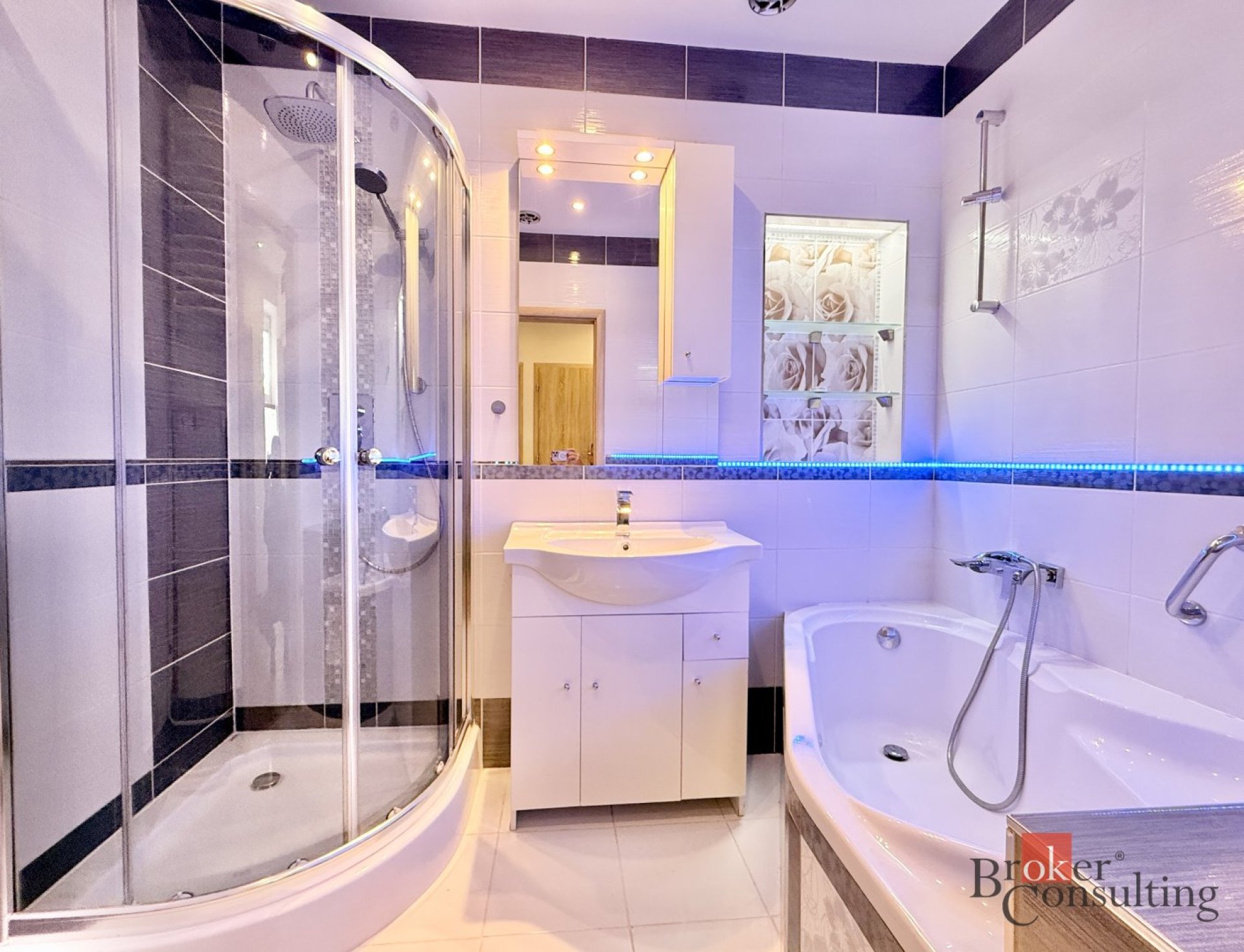 Převod dr. podílu, byty/2+1, 47 m2, Nedbalova 359/30, Moravská Ostrava, 70200 Moravská Ostrava a Pří