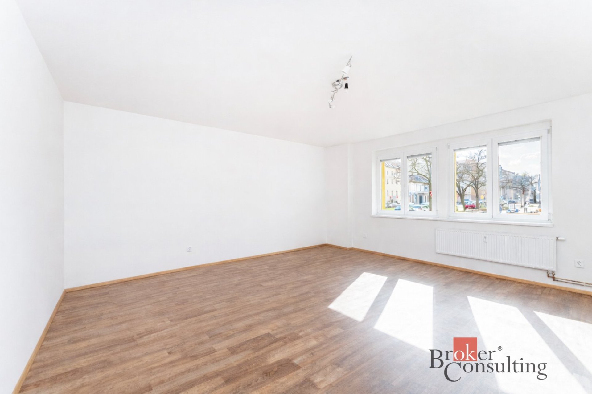 Prostorný byt 2+1, 72 m², s potenciálem přestavby na 3+kk, Praha 9 – Libeň