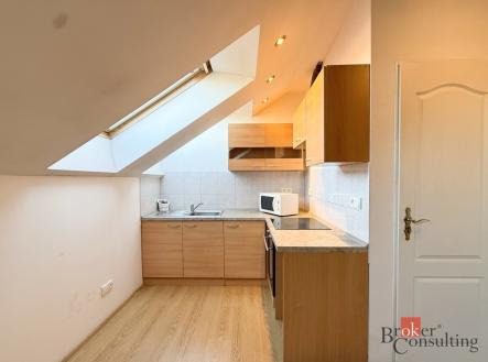 Pronájem bytu, 1+kk, 42 m²