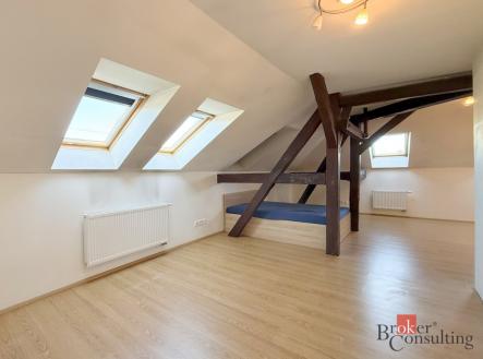 Pronájem bytu, 1+kk, 42 m²