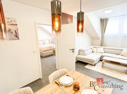 Pronájem bytu, 2+kk, 74 m²