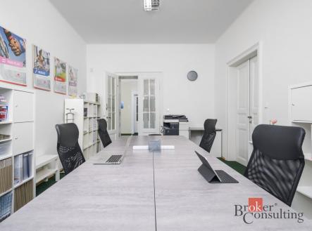 Pronájem komerčního objektu, administrativní budova, 80 m²