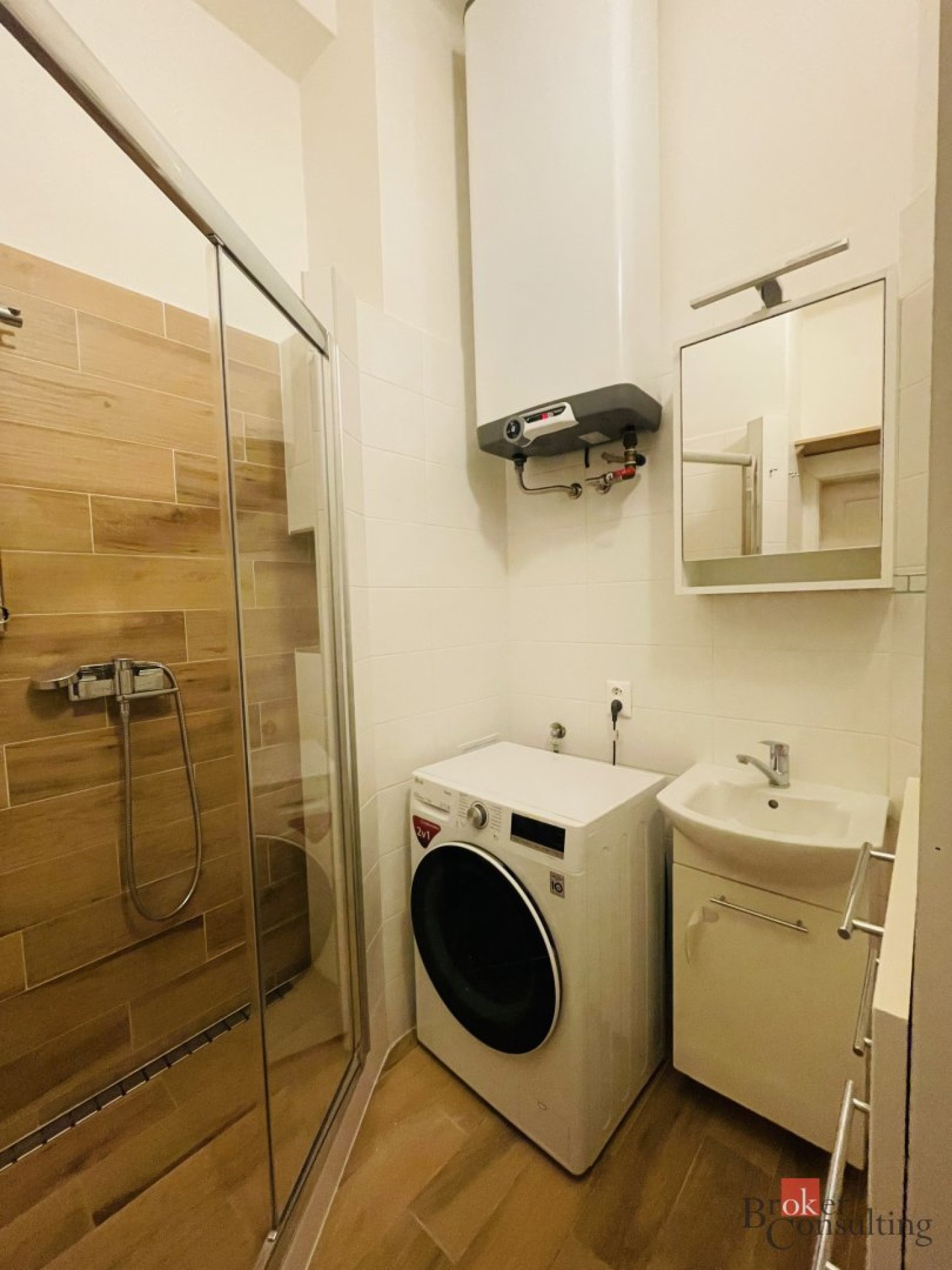 Převod dr. podílu, byty/3+kk, 66 m2, Biskupcova, Žižkov, 13000 Praha 3 [ID 85233]