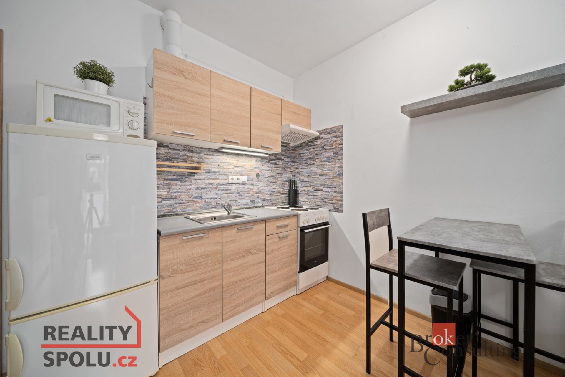 Pronájem, byty/1+kk, 31 m2, Kejzlarova 2123/12, 50012 Hradec Králové, Hradec Králové [ID 85223]