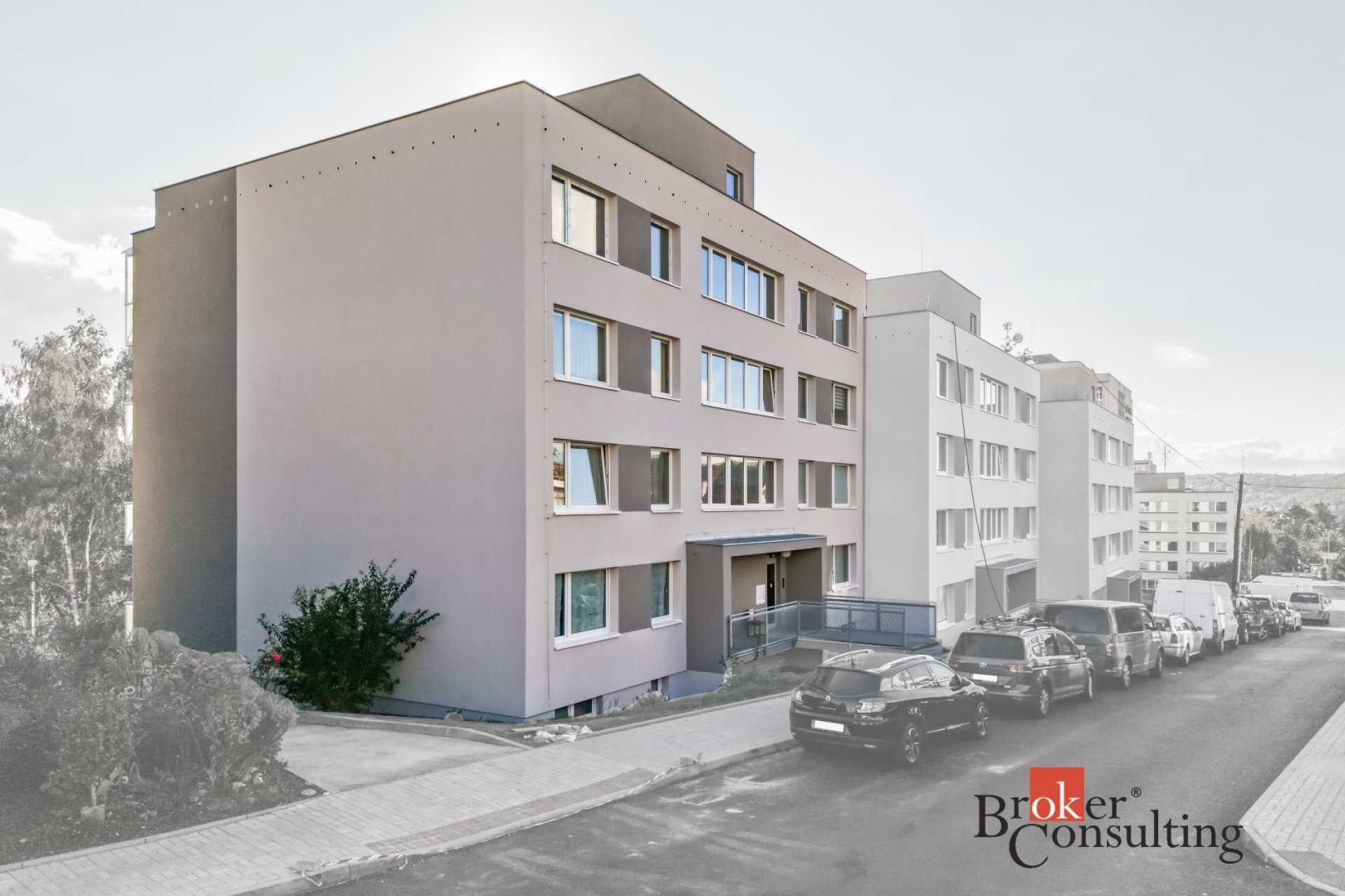 Pronájem bytu 2+1 s lodžií – Praha 4 Modřany, ul. K Otočce 53 m²