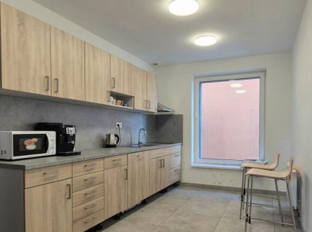Pronájem komerčního objektu, sklad, 2 785 m²