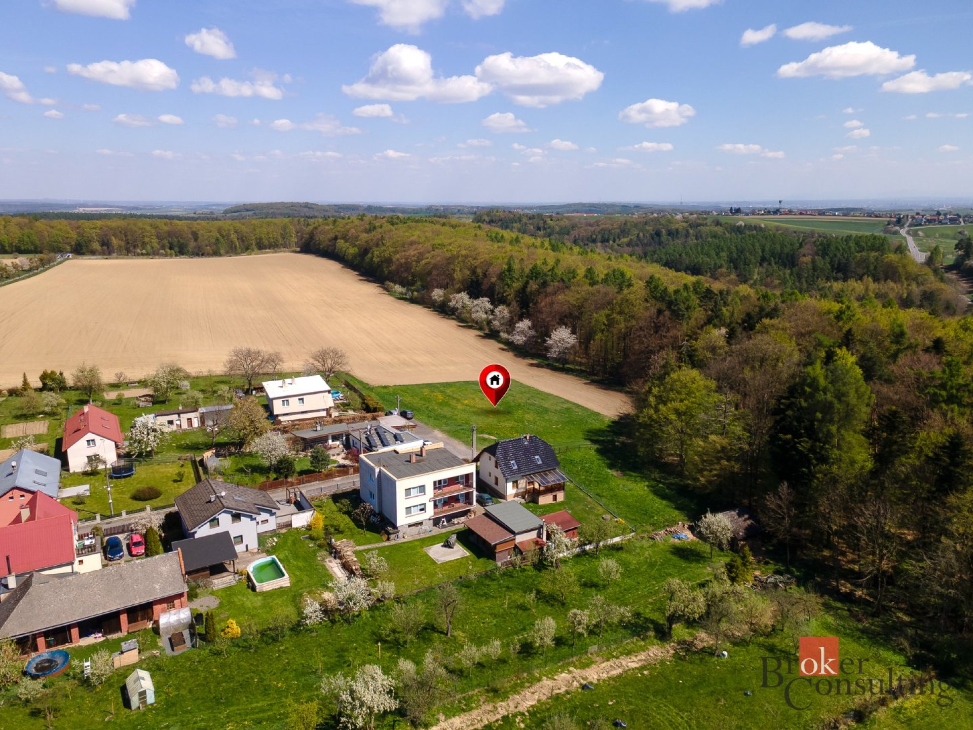 Prodej stavebního pozemku se stavebním povolením, 1328 m2, Hrabyně