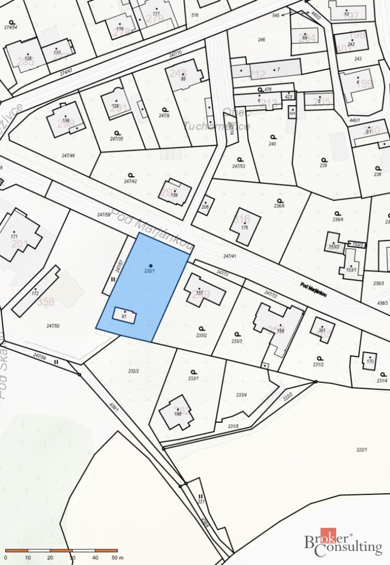 Stavební pozemek 1 090 m² s výhledem na zámek a skalním útvarem v zádech