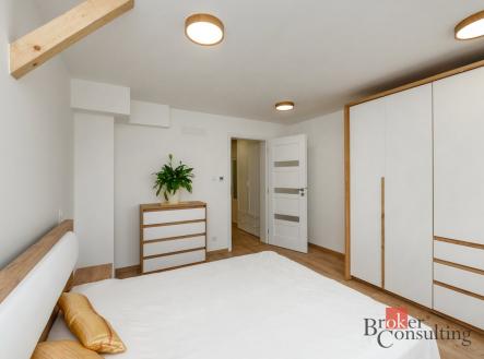Pronájem bytu, 4+kk, 107 m²