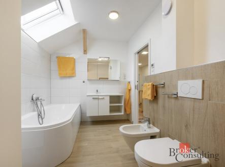 Pronájem bytu, 4+kk, 107 m²