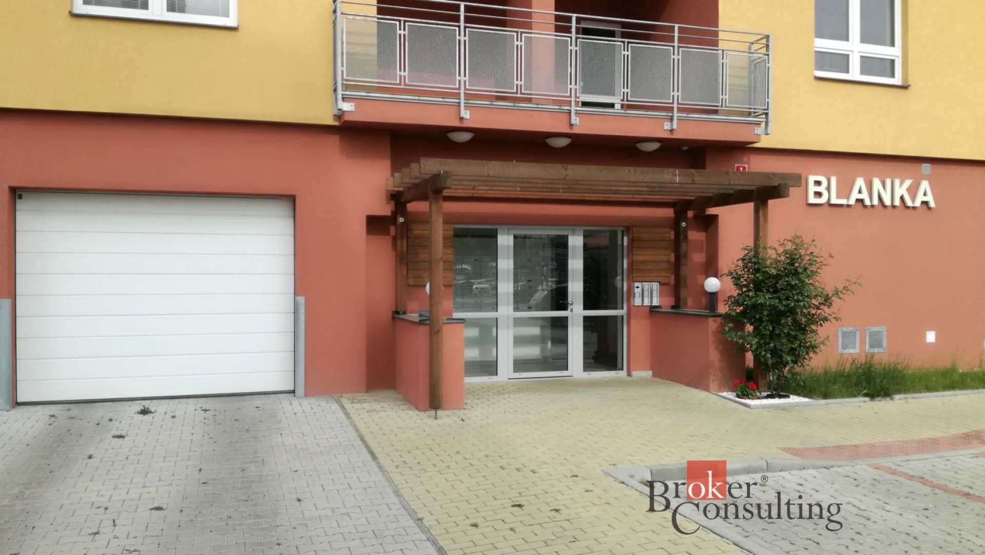 Prodej bytu 2+1, 65m2 , terasa, sklep, garážové stání, Plzeň - Bory