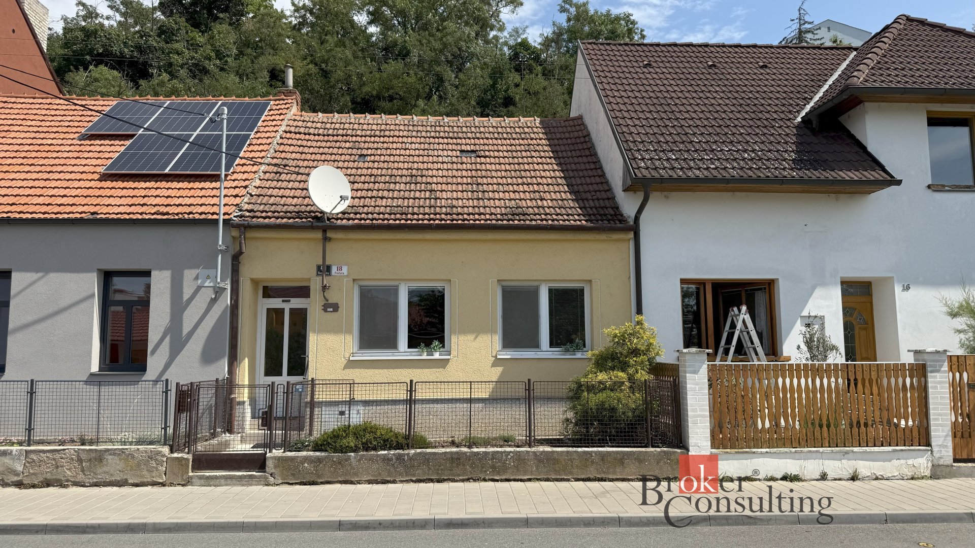 Prodej RD 2+1 se zahradou, garáží, dílnou a parkováním