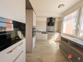 Pronájem bytu, 4+kk, 76 m²