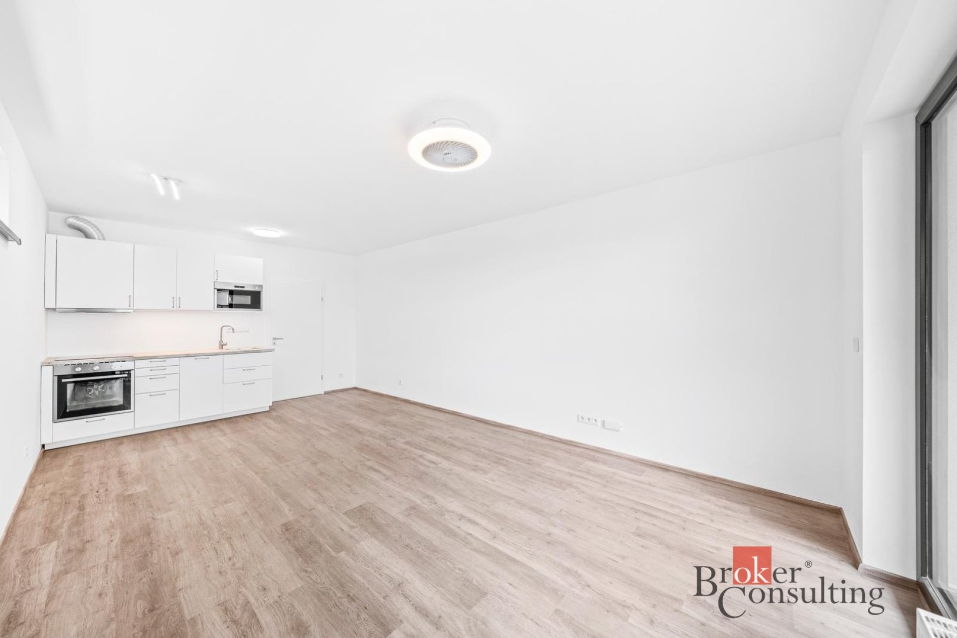 Pronájem novostavby 1+kk s prostornou zahrádkou – Plzeň, Triangl Park