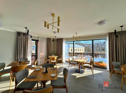 Prodej komerčního objektu, jiný, 1 110 m²