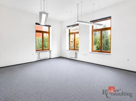 Pronájem komerčního objektu, administrativní budova, 35 m²