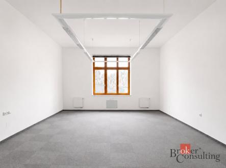 Pronájem komerčního objektu, administrativní budova, 30 m²