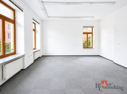 Pronájem komerčního objektu, administrativní budova, 30 m²