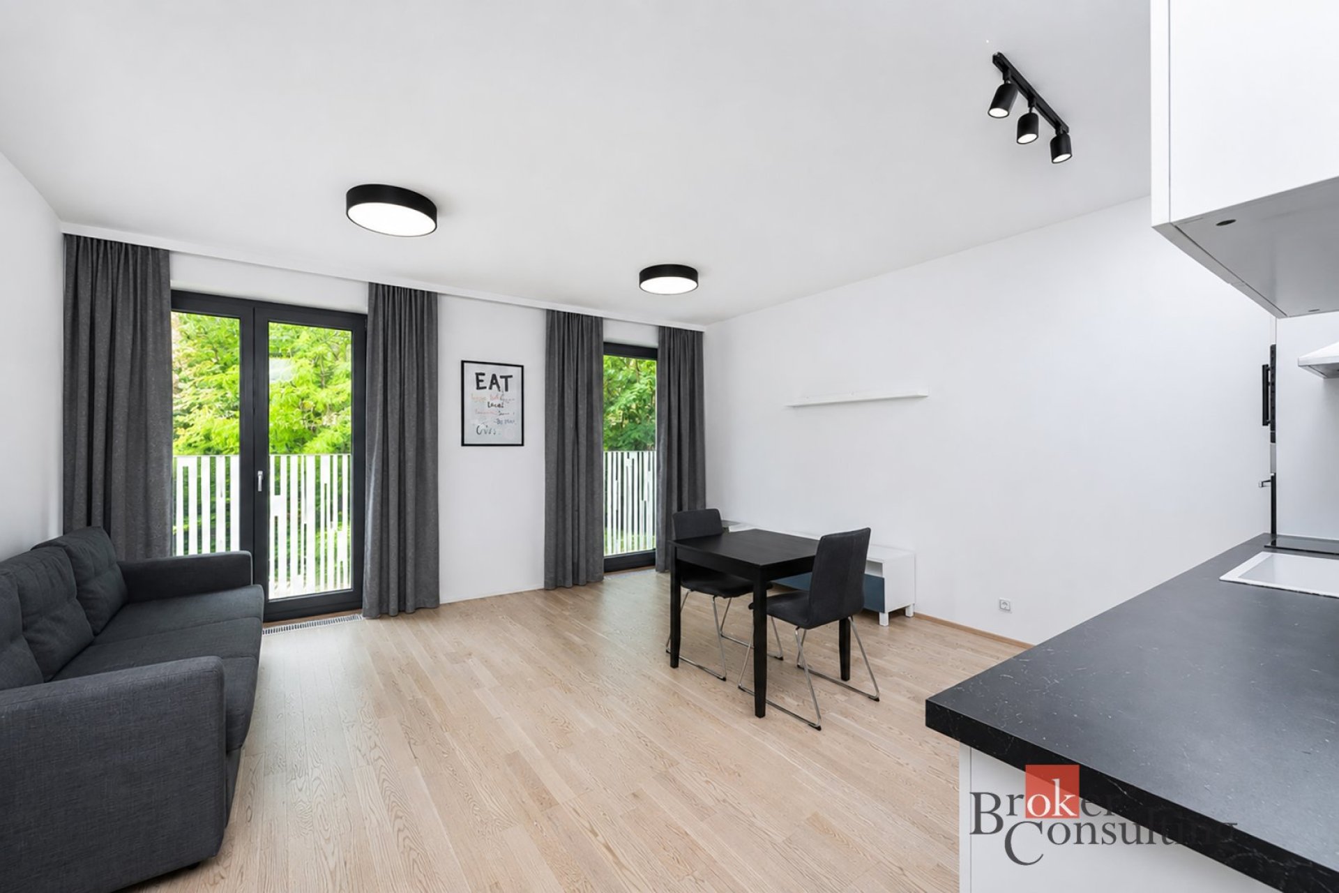 Pronájem bytu 1+KK 39 m2 se sklepem / Apartment 1+KK (1-bedroom) 39 m2 with cellar