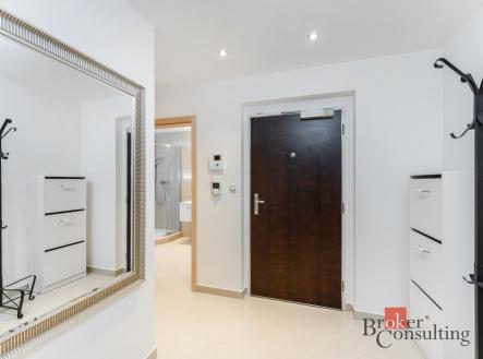 Pronájem bytu, 1+kk, 39 m²