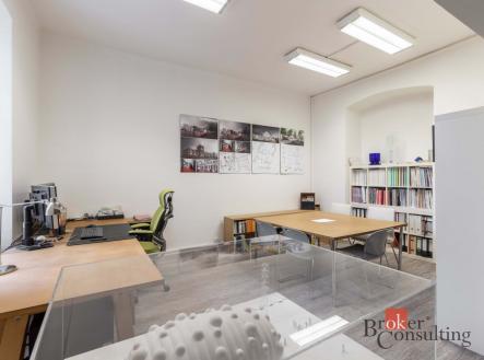 Pronájem komerčního objektu, administrativní budova, 76 m²