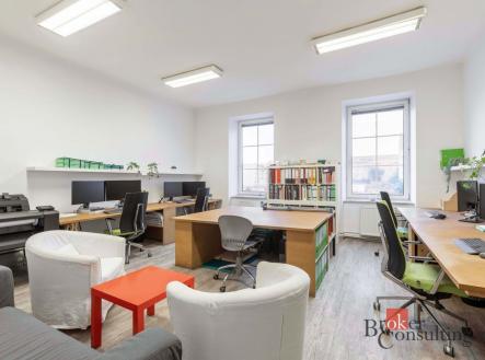 Pronájem komerčního objektu, administrativní budova, 76 m²