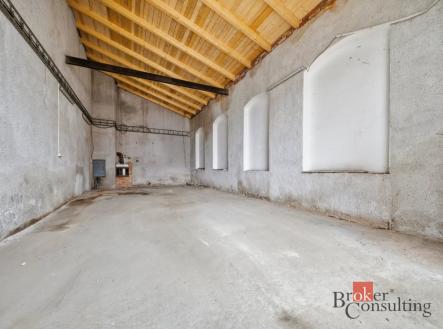 Pronájem komerčního objektu, sklad, 75 m²