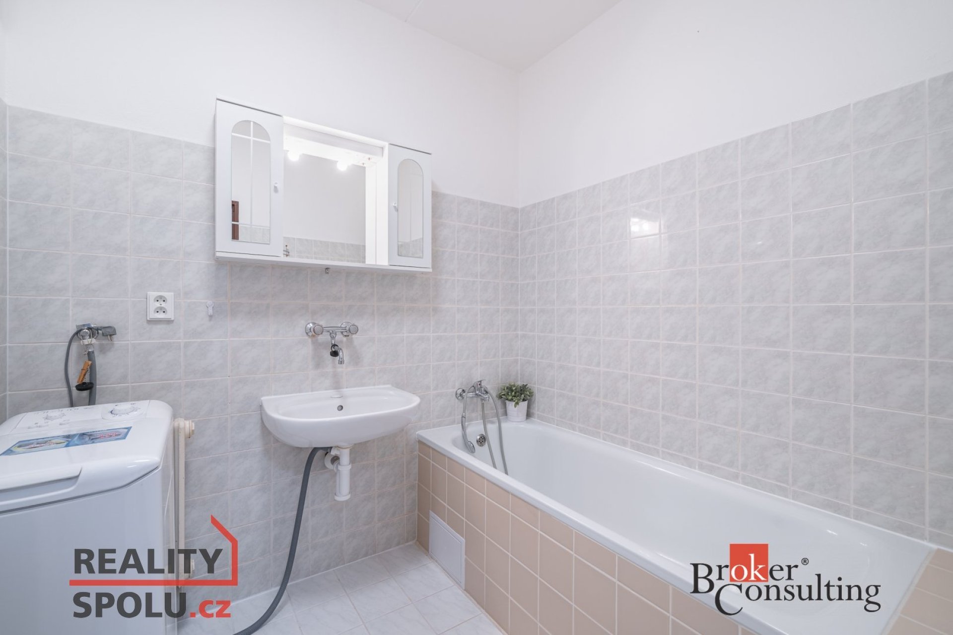 Pronájem, byty/1+kk, 45 m2, Plánická 693, 33901 Klatovy, Klatovy [ID 86125]
