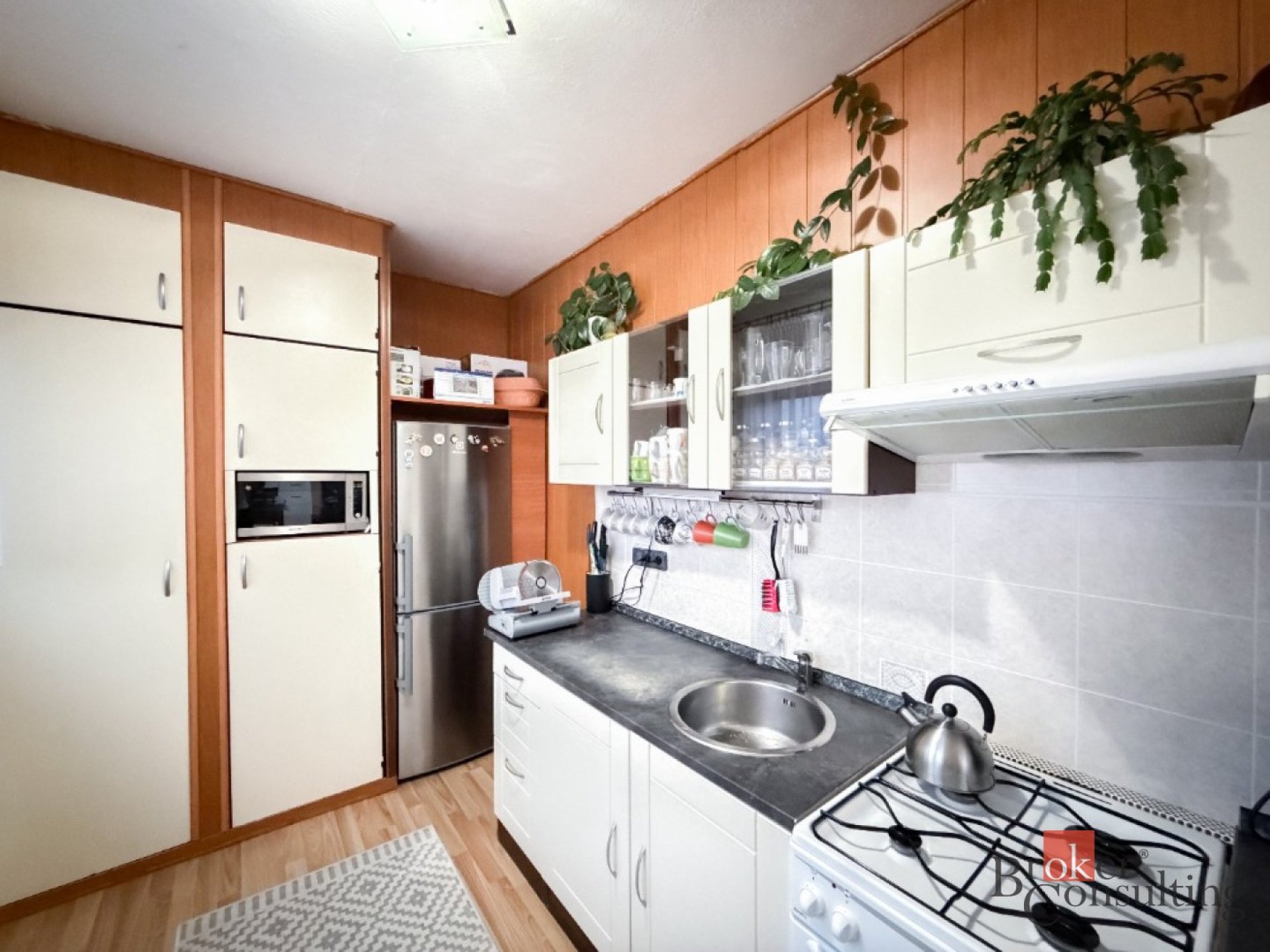 Pronájem bytu 3+1 s balkonem, 68 m², poslední patro – ul. Václava Jiřikovského