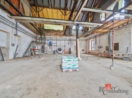 Pronájem komerčního objektu, sklad, 222 m²