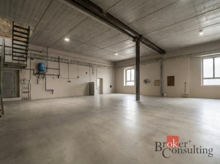 Pronájem komerčního objektu, sklad, 222 m²