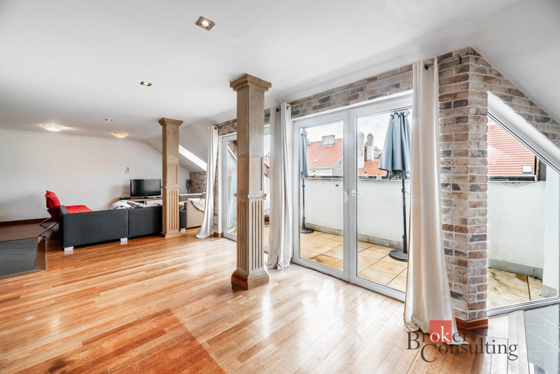 Prodej, byty/6 a více, 187 m2, Hartigova 1116/83, Žižkov, 13000 Praha 3 [ID 86351]
