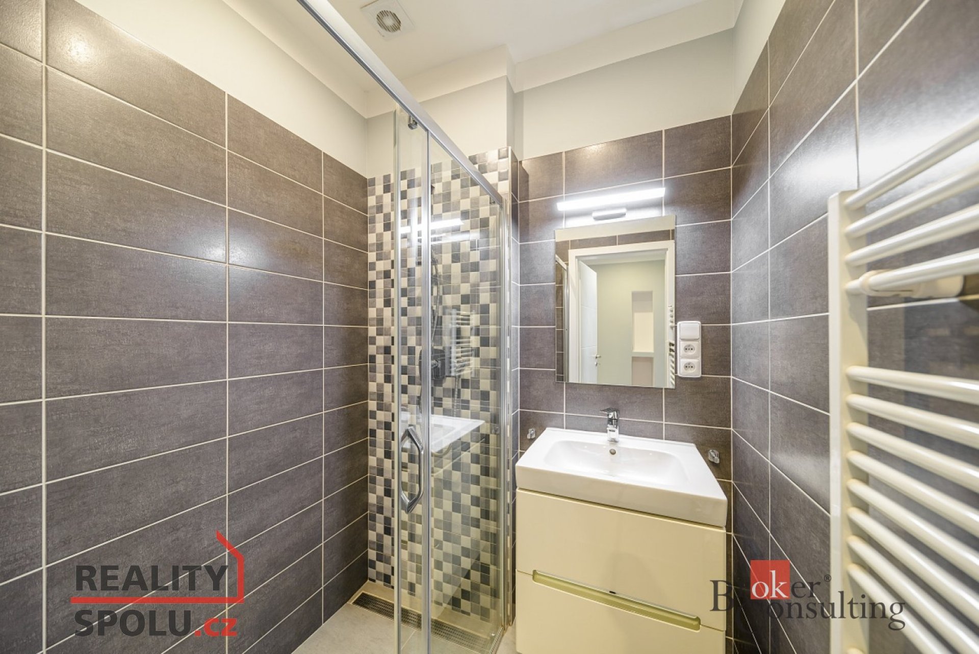 Pronájem, byty/2+kk, 40 m2, Dvorecké náměstí 597/2, Podolí, 14700 Praha 4 [ID 86623]