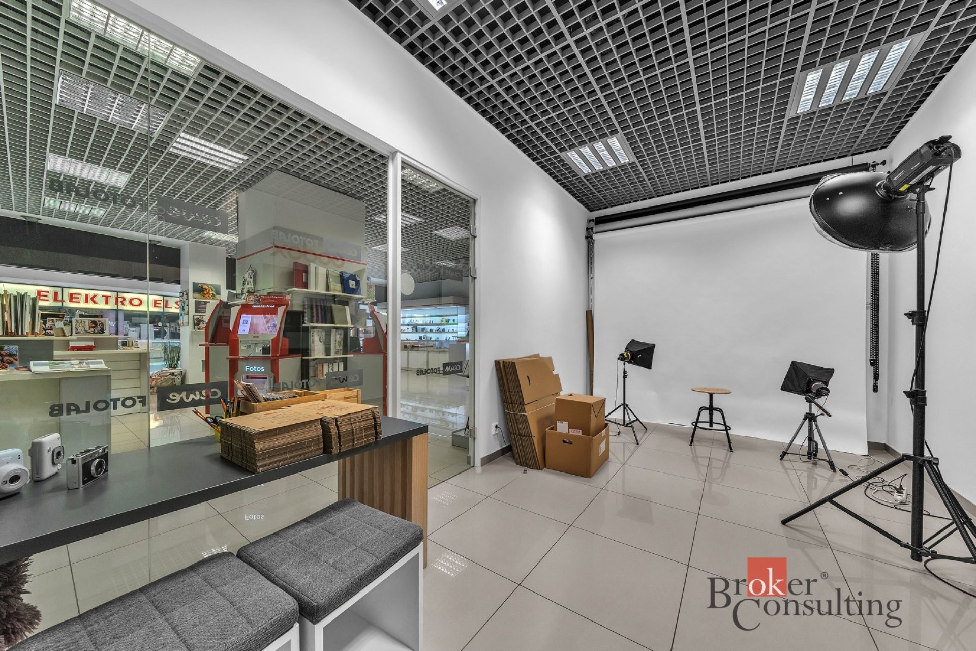 Pronájem, komerční/obchodní prostory, 97.5 m2, Dukelská třída 1713/7, Pražské Předměstí, 50002 Hrade