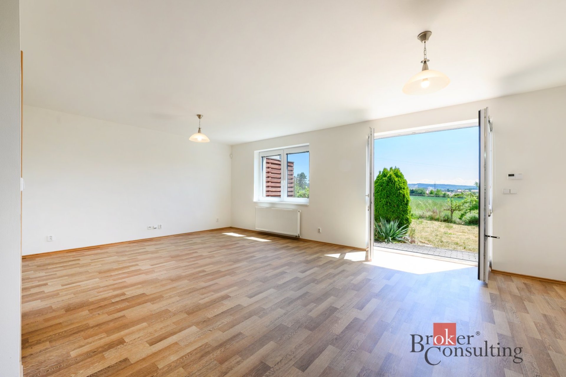 Pronájem, rodinný dům 5+kk, 265 m2, Plzeň, ul. Třešňová