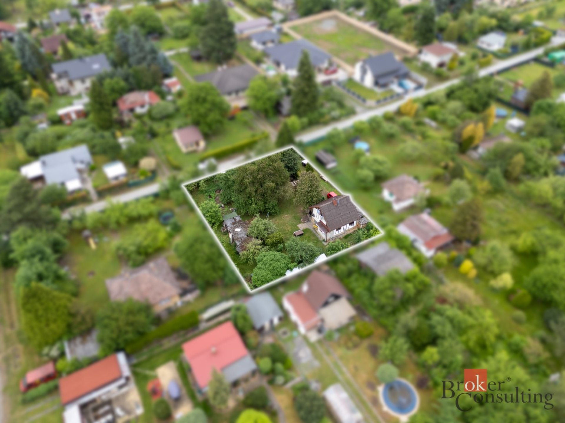 Stavební pozemek 1 049 m² s chatou Plzeň-Litice, Výsluní
