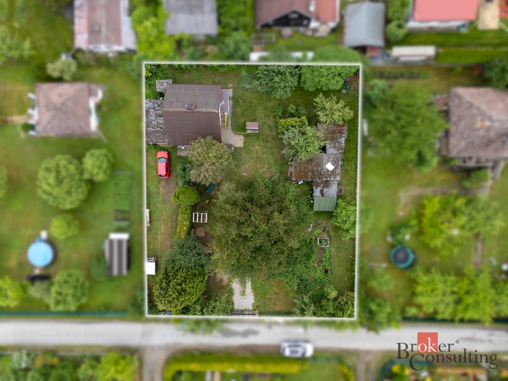 Stavební pozemek 1 049 m² s chatou Plzeň-Litice, Výsluní