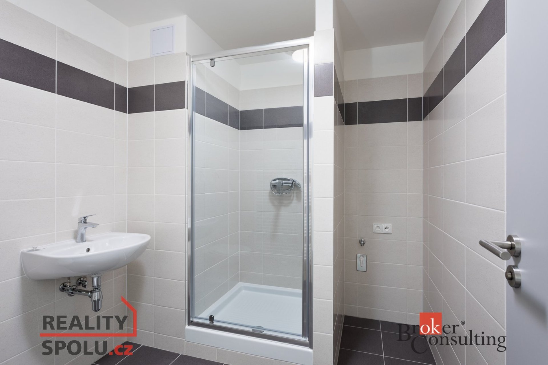 Na pronájem 2+kk, 62 m2, garážové stání, Stehlíkova 9, Plzeň