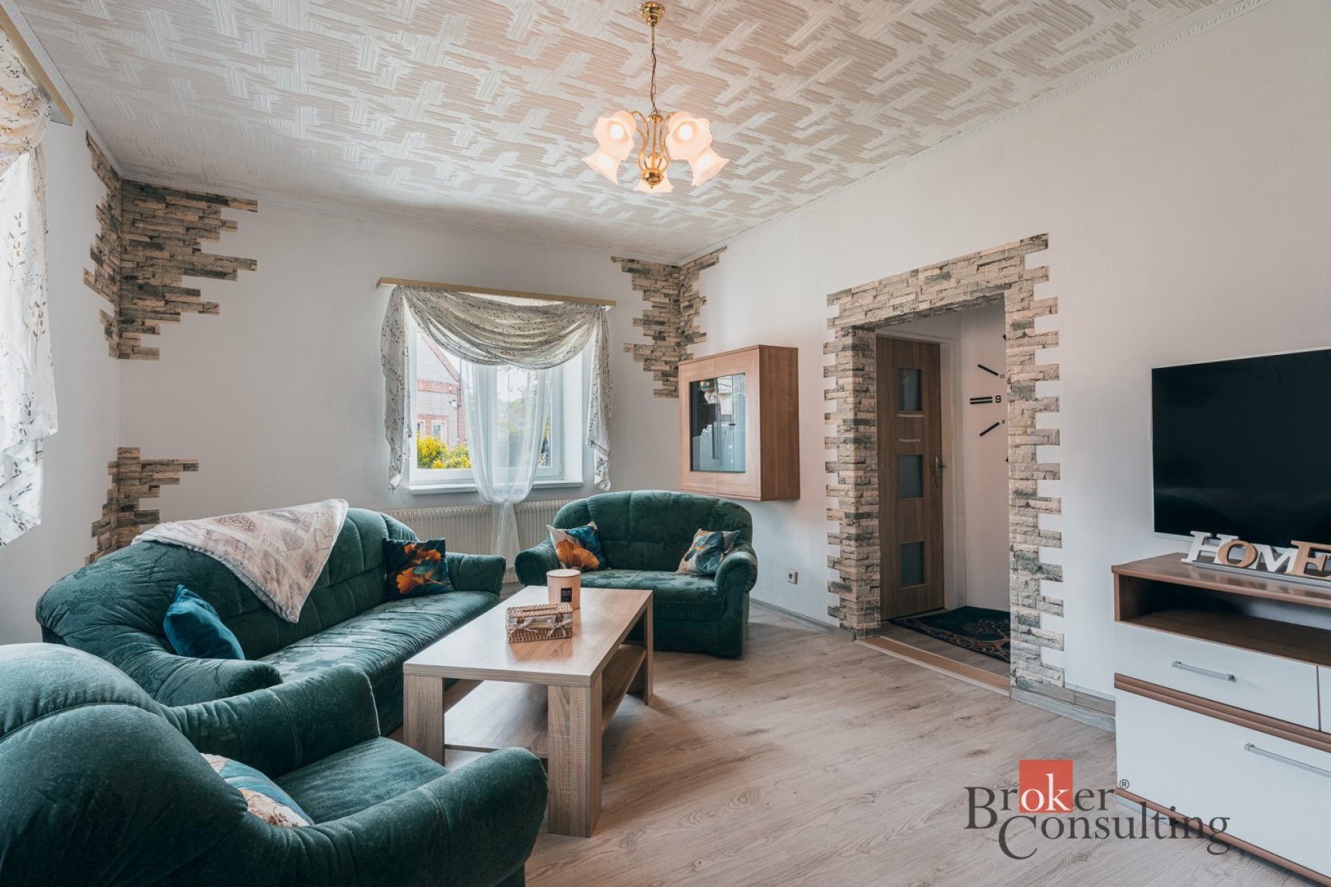 Prodej rodinný dům 4+1, 110 m2, pozemek 2595 m2, Hořesedly