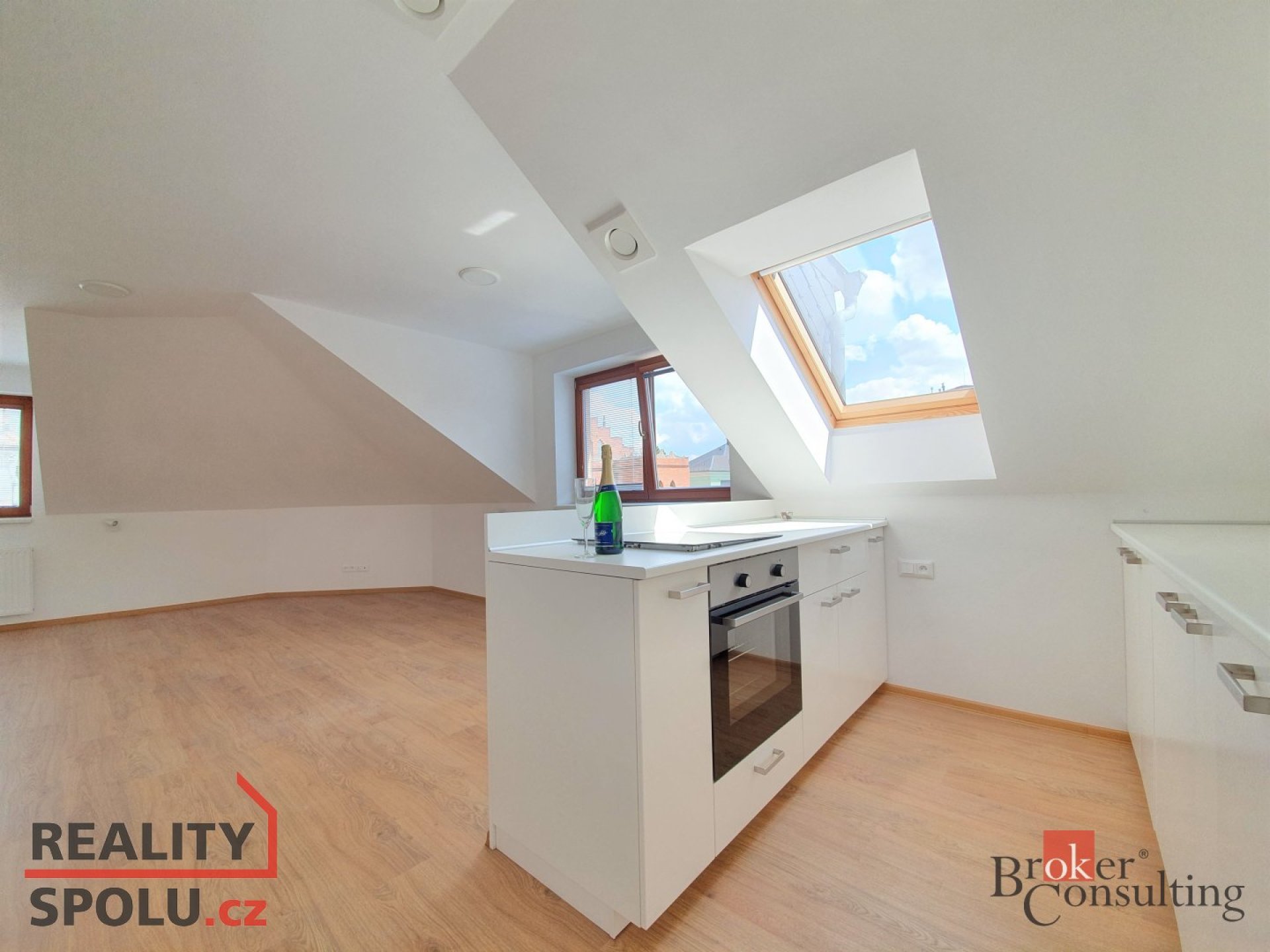 Pronájem, byty/3+kk, 85 m2, Pode Zdí 2028/12, 74801 Hlučín, Opava [ID 85838]