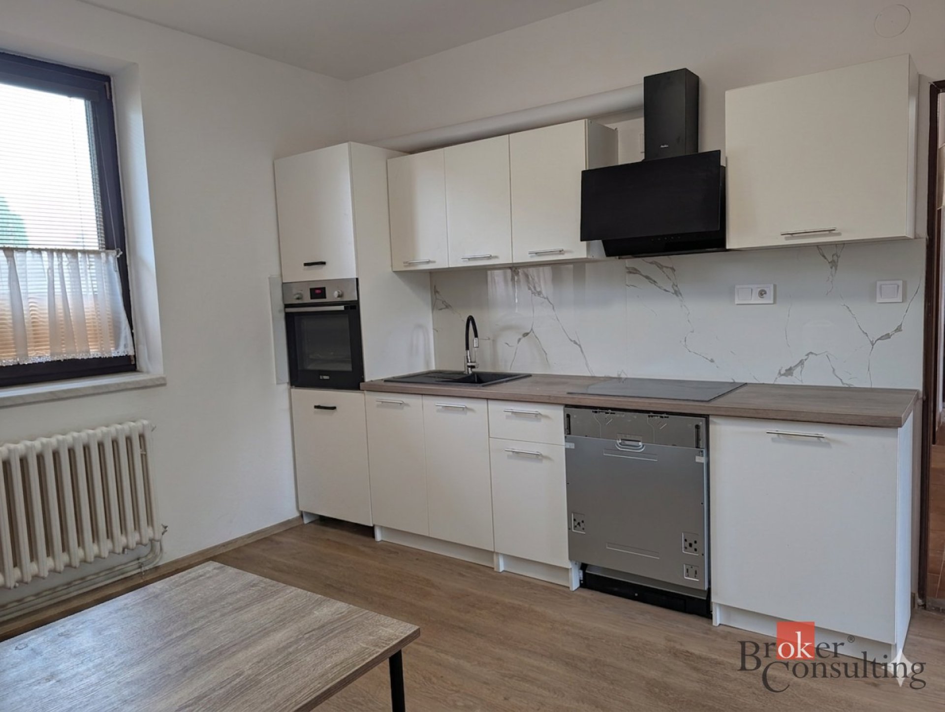 Pronájem bytu 2+kk v rodinném domě se soukromým parkováním – Klatovy