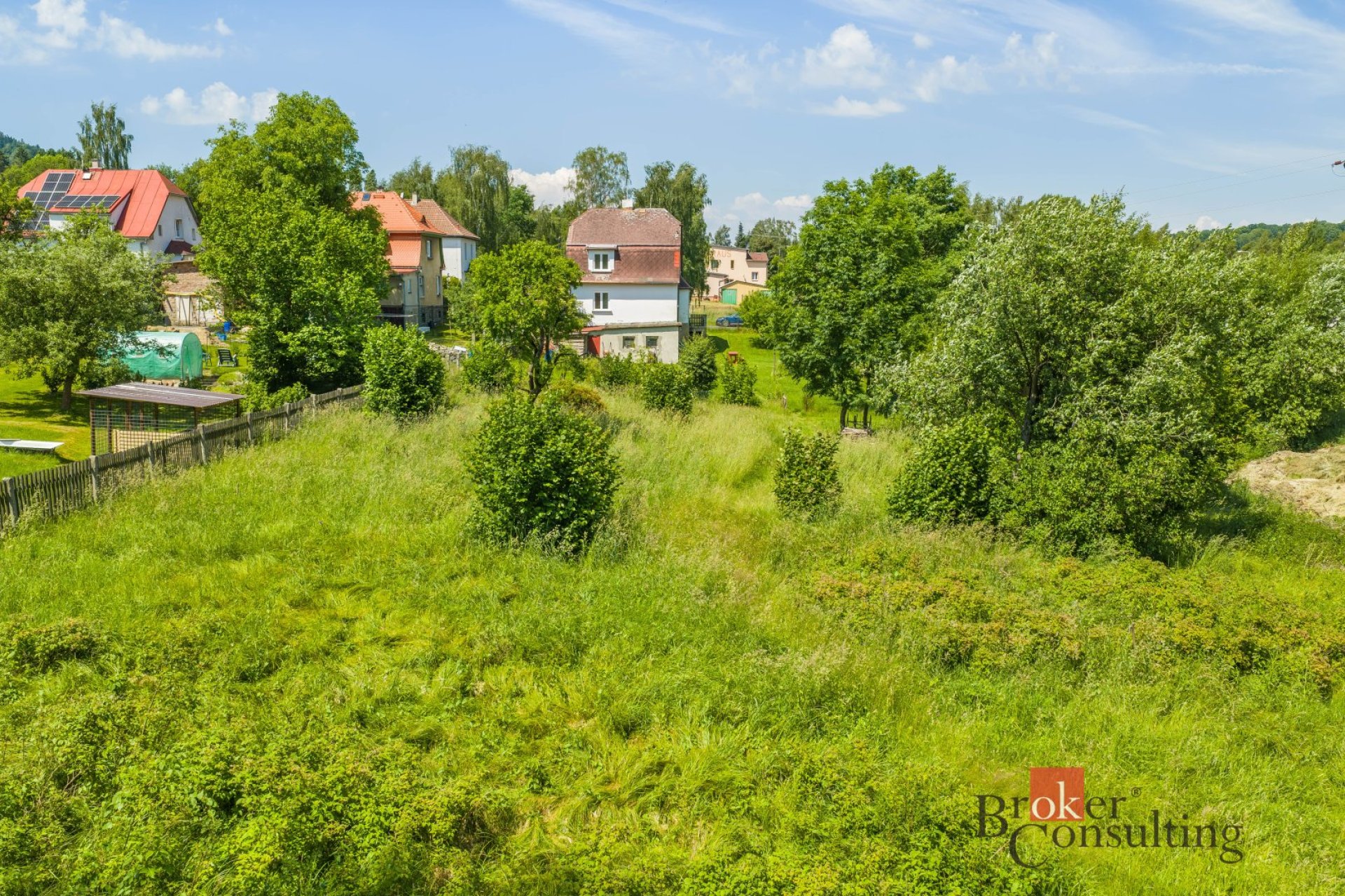 Prodej rodinného domu se zahradou a garáží – Jiřetín