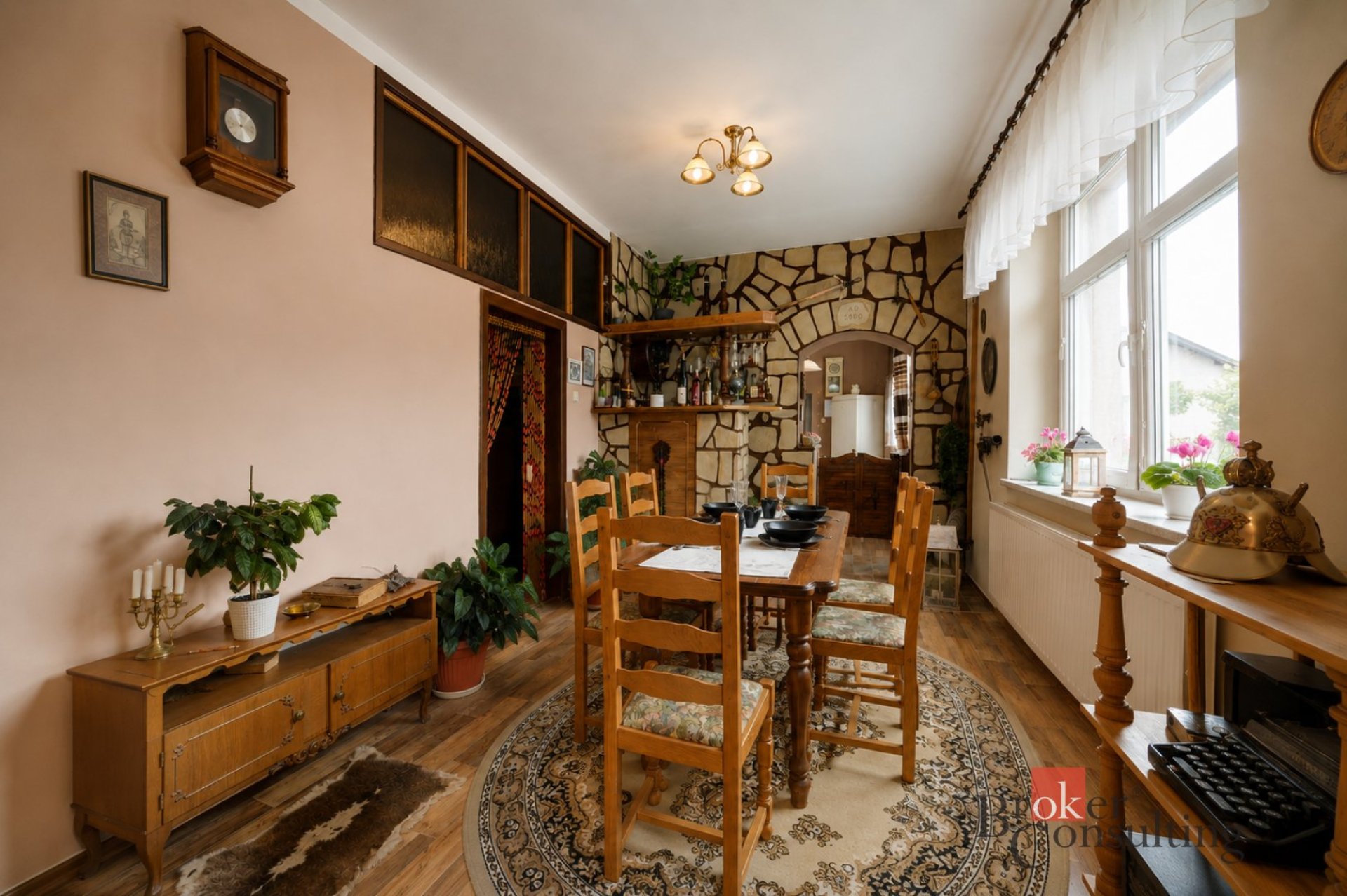 Prodej rodinného domu 290 m2, Hostinné