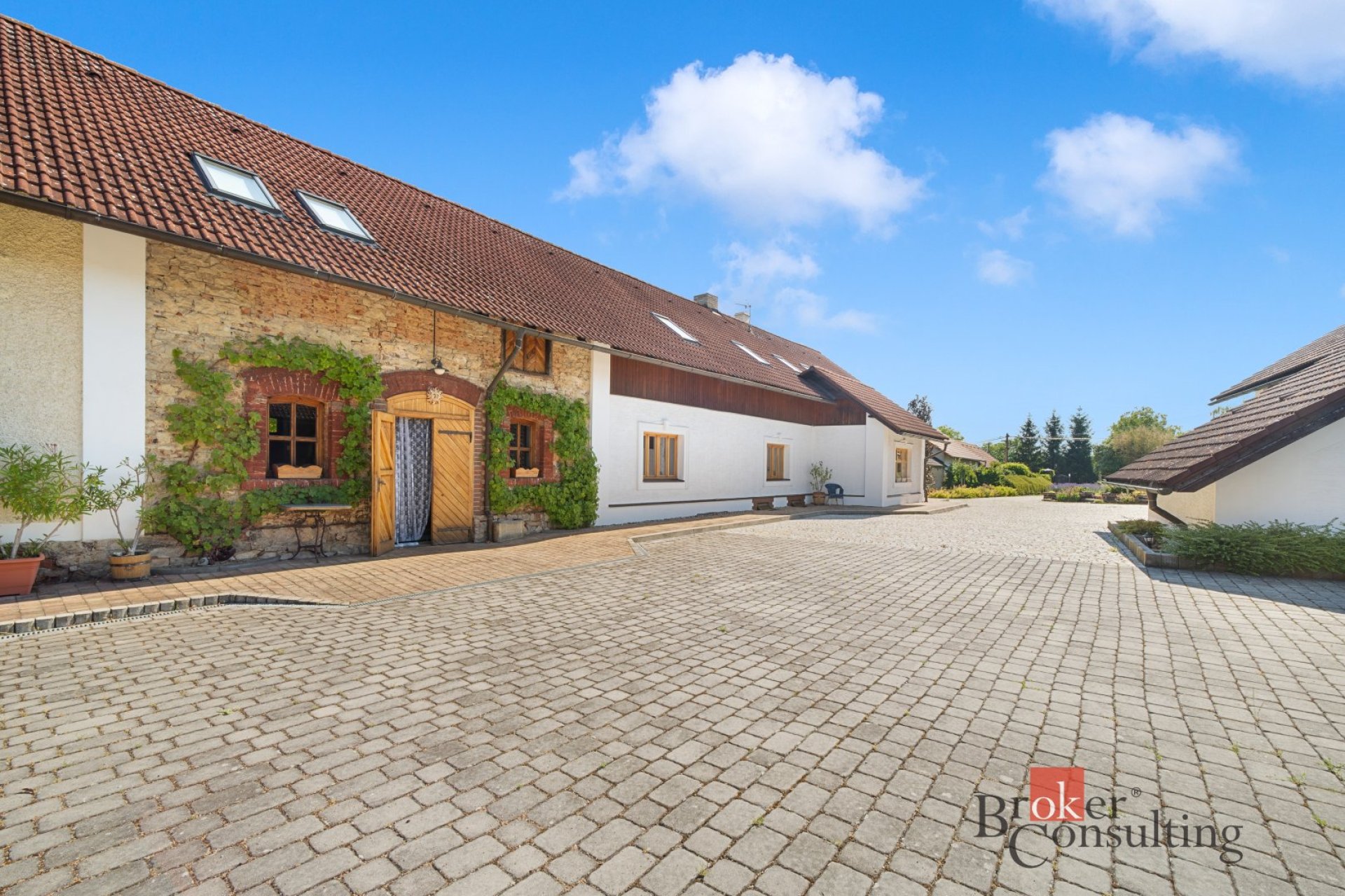 Prodej, domy/rodinný, 450 m2, Radoušská 21, 26723 Lhotka, Beroun [ID 87381]