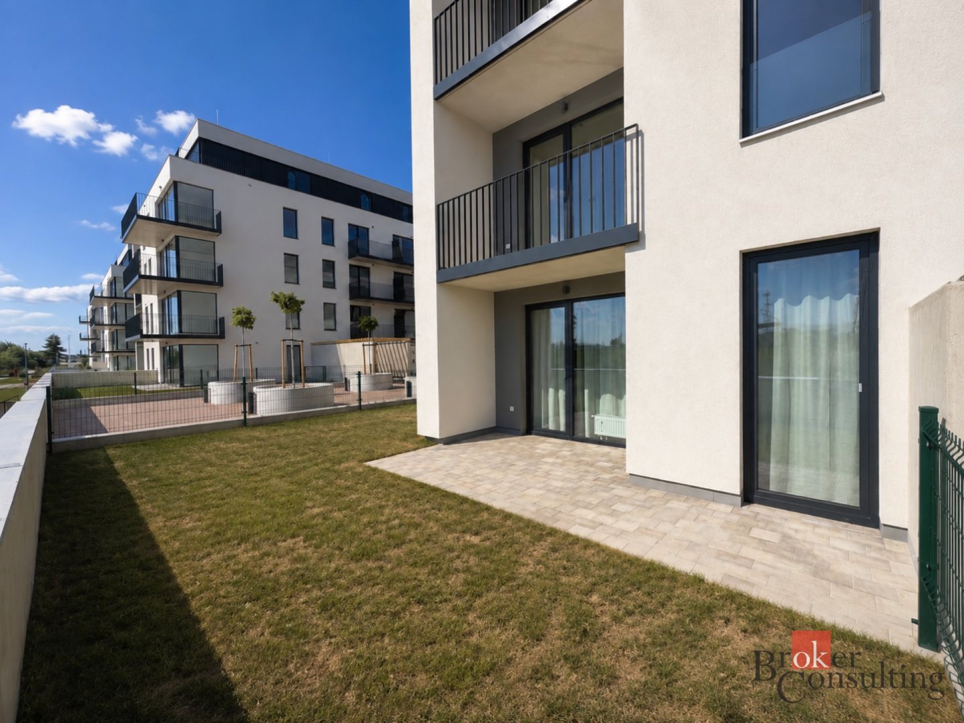 Pronájem novostavby 1+kk 35 m2 se zahradou a garážovým stáním, Železná 3068/14, Plzeň