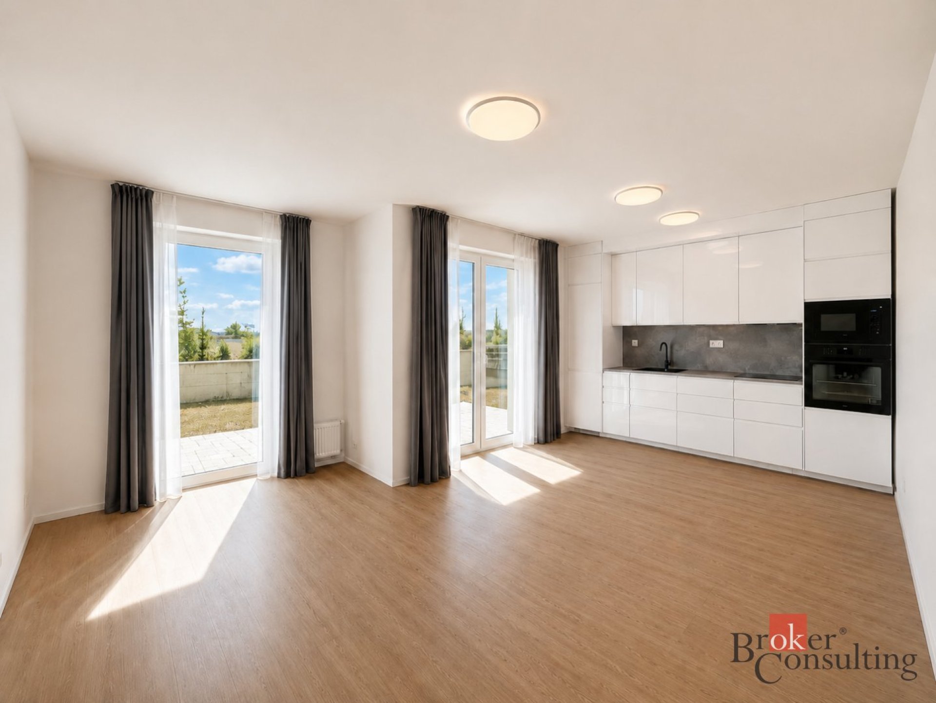 Pronájem novostavby 1+kk 35 m2 se zahradou a garážovým stáním, Železná 3068/14, Plzeň